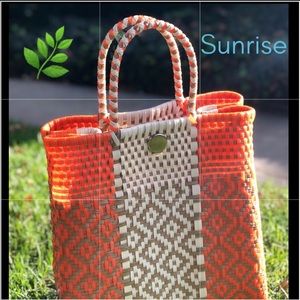 Plastic handbag 100% handwoven